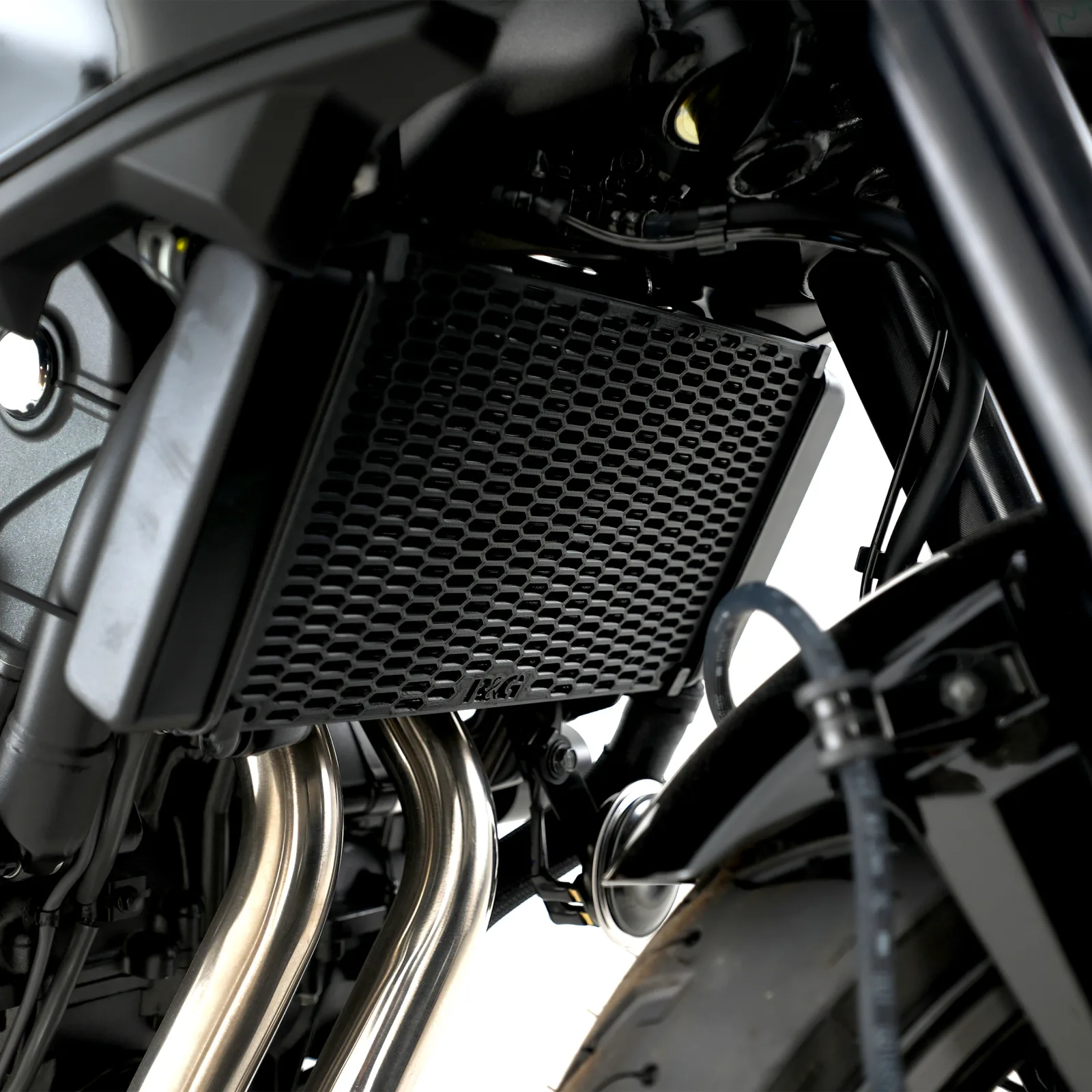 R&G Предпазна решетка за радиатор PRO за Honda CBR 500R (2013–2024), CB 500F (2019–2023), CB 500 Hornet (2024+)