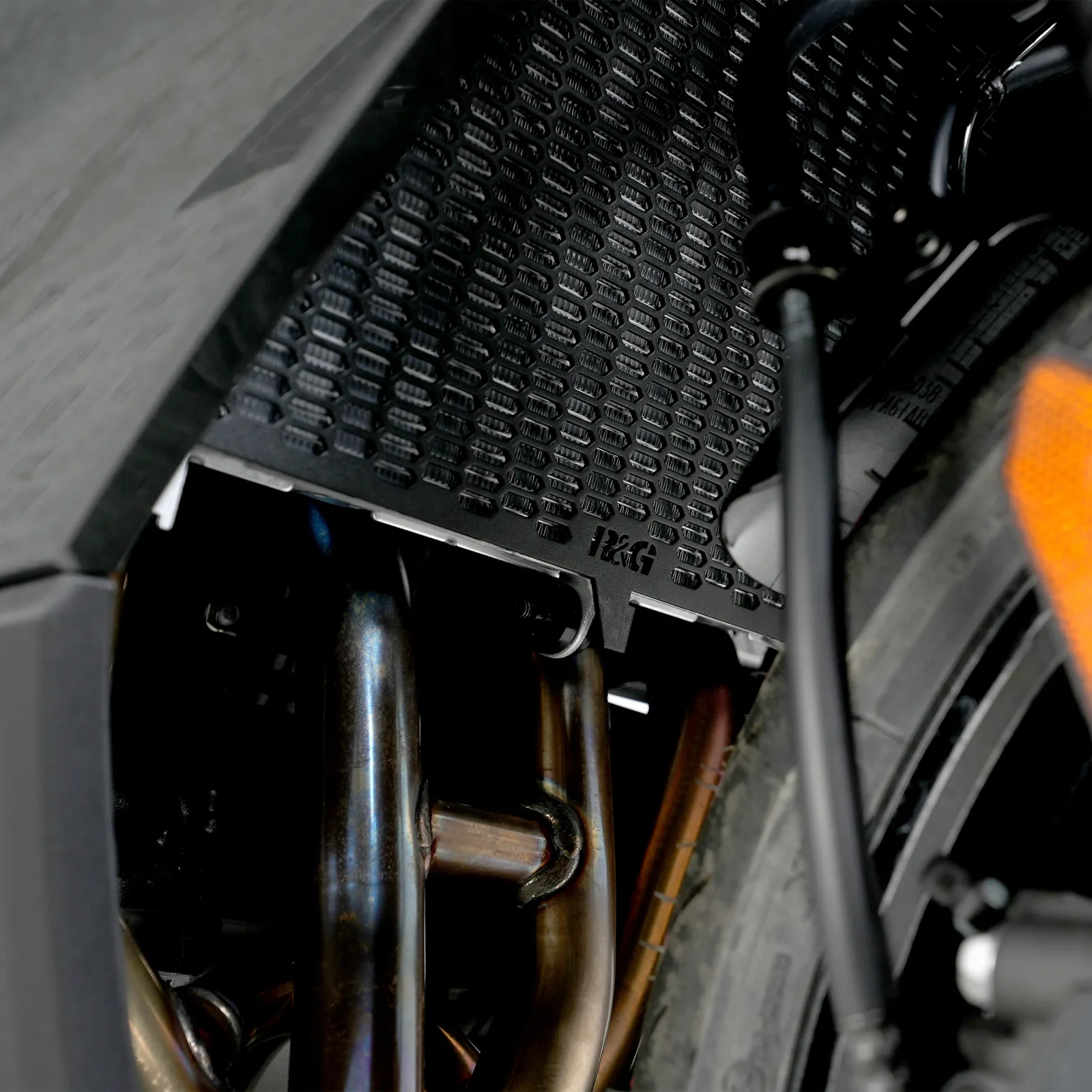 R&G Предпазна решетка за радиатор PRO за Kawasaki Z750 (2007–2013), Z750S (2007–2013), Z1000 (2010–2018), Z1000SX (2011–2019) и др.