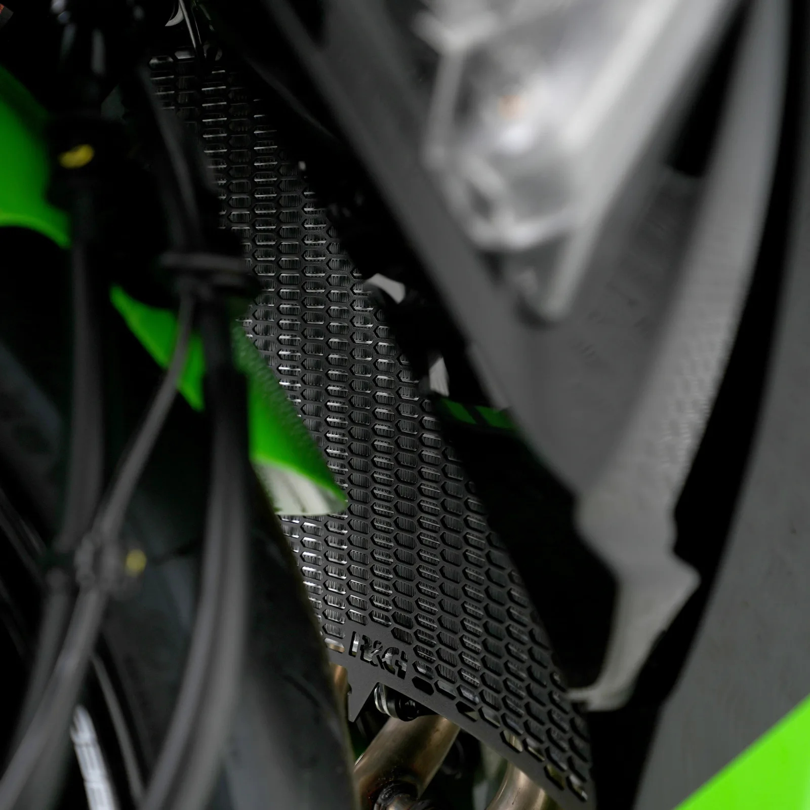 R&G Предпазна решетка за радиатор PRO за Kawasaki ZX-6R (2013+)