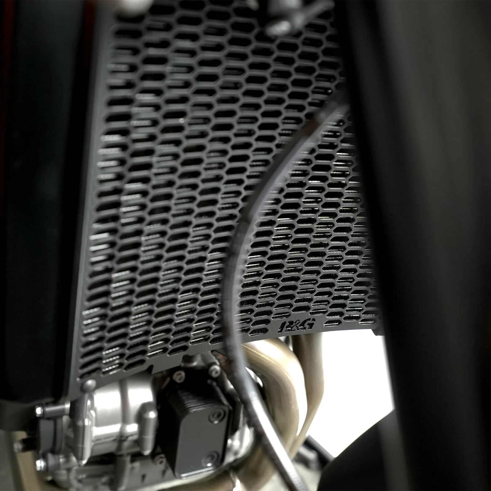 R&G Предпазна решетка за радиатор PRO за KTM 790 Duke (2024+)