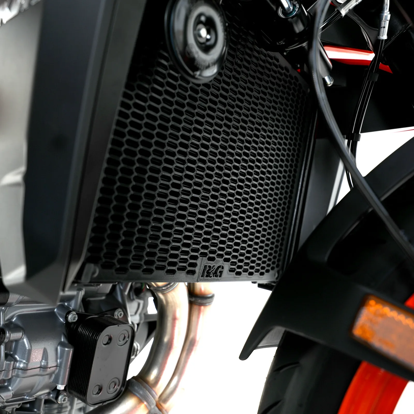 R&G Предпазна решетка за радиатор PRO за KTM 990 Duke (2024)