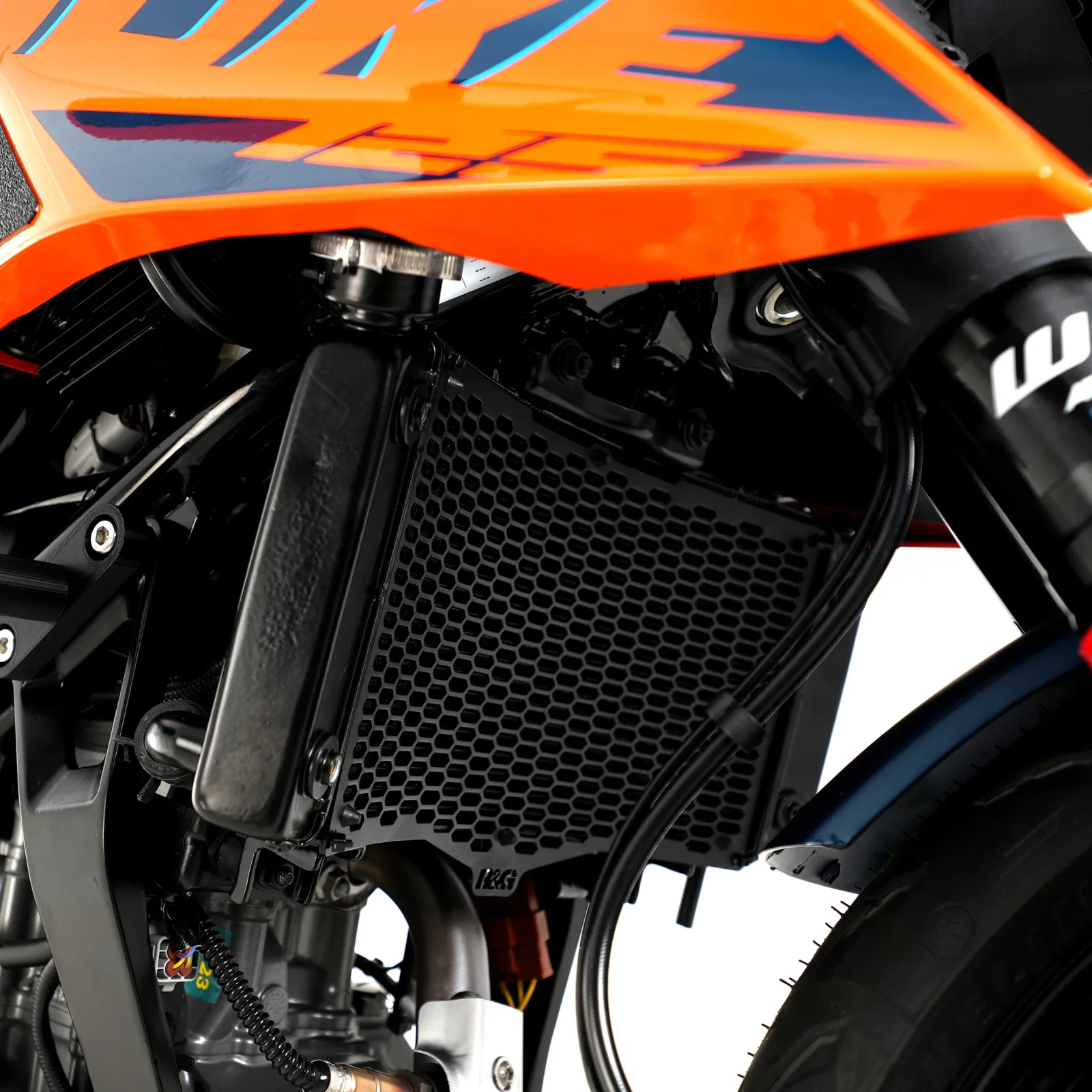 R&G Предпазна решетка за радиатор PRO за KTM RC 390 (2022+), RC 200 (2022), RC 125 (2022+), Husqvarna Vitpilen 401 (2024+) и др.