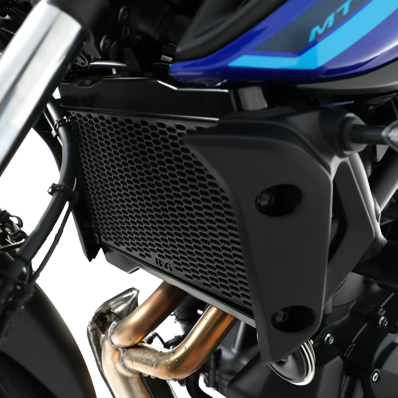 R&G Предпазна решетка за радиатор PRO за Yamaha MT-07 (2014–2024), XSR 700 (2015+), Tracer 700 (2016–2020), Tracer 7 (2021+) и др.