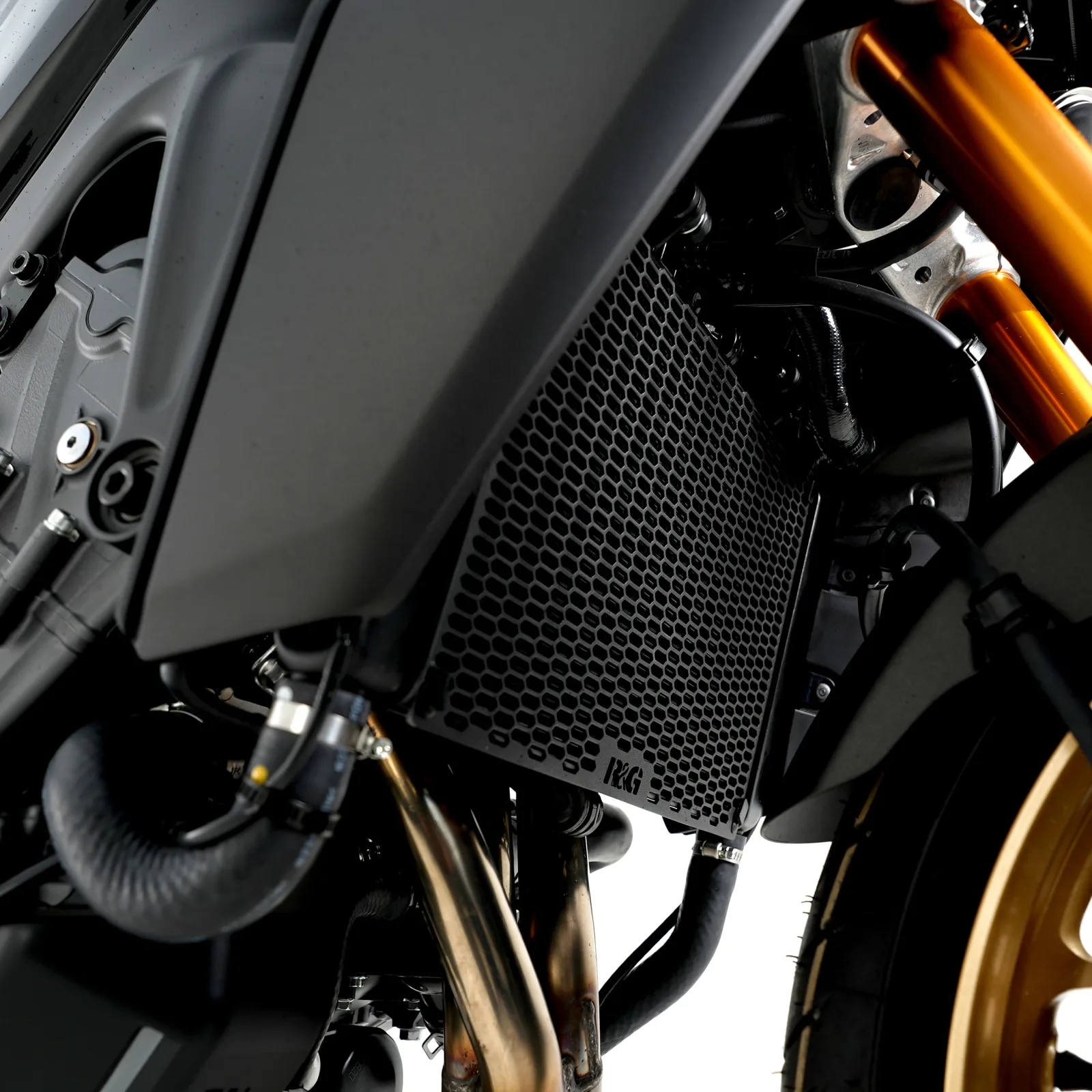 R&G Предпазна решетка за радиатор PRO за Yamaha MT-09 (2021–2023), MT-09 SP (2021–2023), XSR 900 (2021–2024), Tracer 9 (2021–2024) и др.