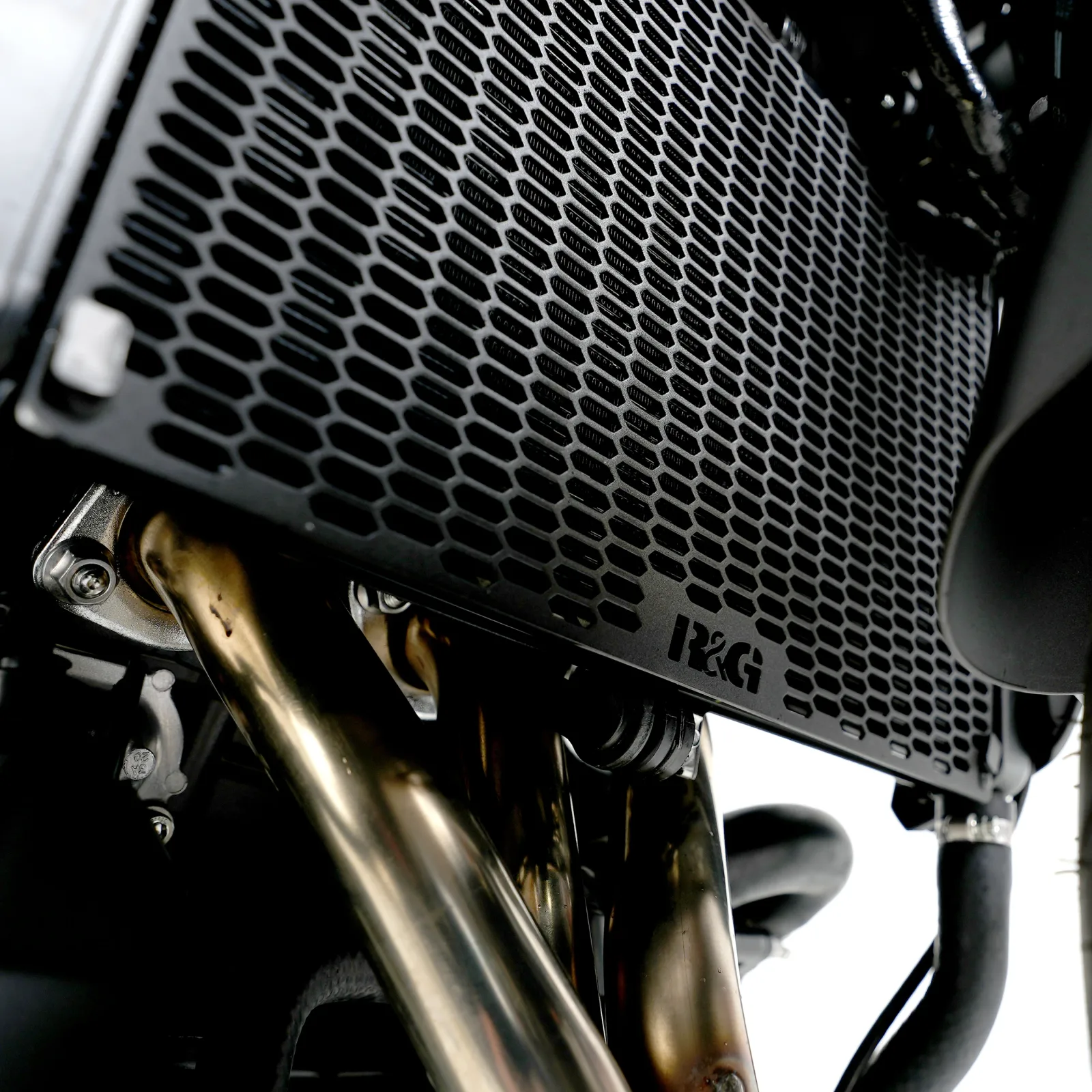 R&G Предпазна решетка за радиатор PRO за Yamaha MT-09 (2021–2023), MT-09 SP (2021–2023), XSR 900 (2021–2024), Tracer 9 (2021–2024) и др.