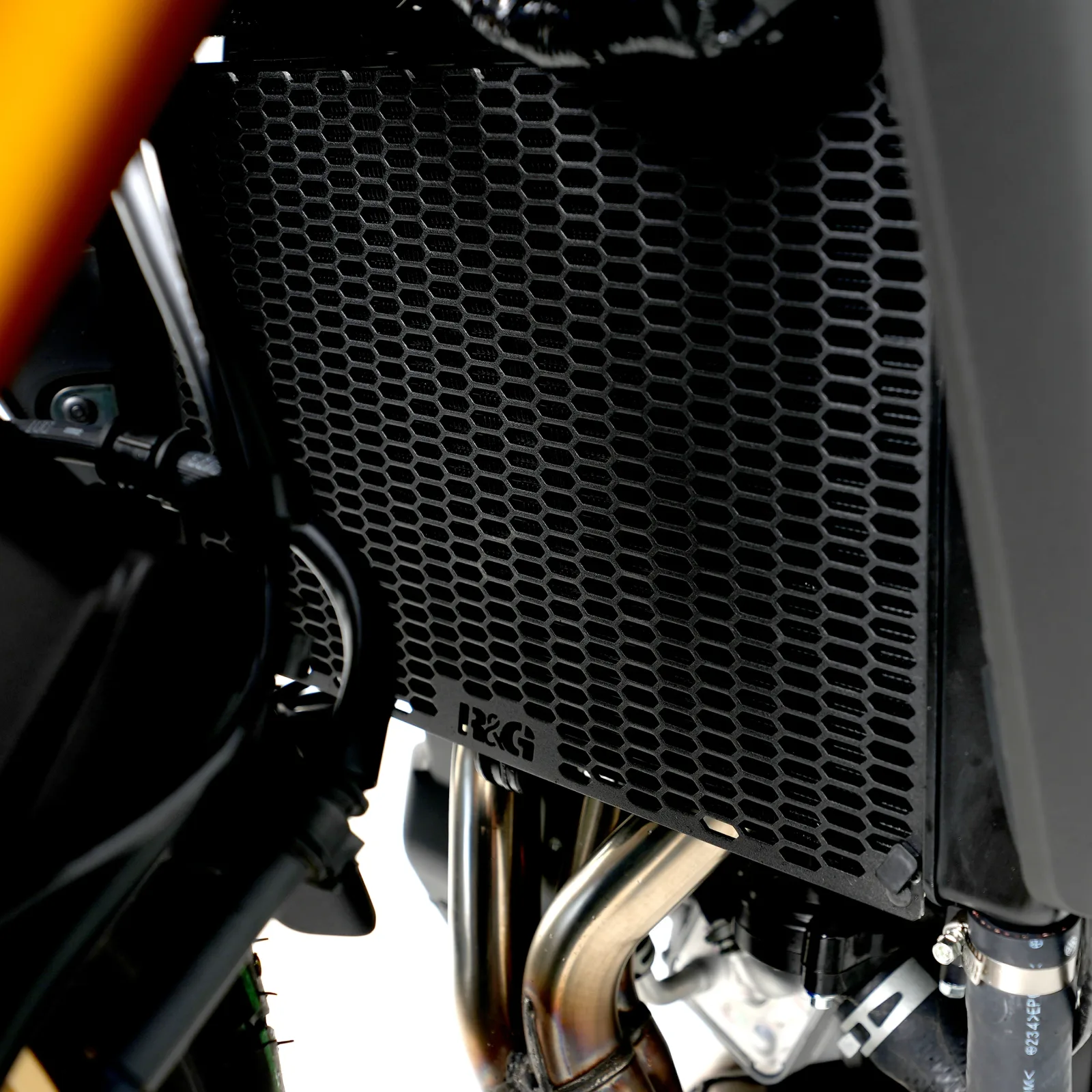R&G Предпазна решетка за радиатор PRO за Yamaha MT-09 (2021–2023), MT-09 SP (2021–2023), XSR 900 (2021–2024), Tracer 9 (2021–2024) и др.