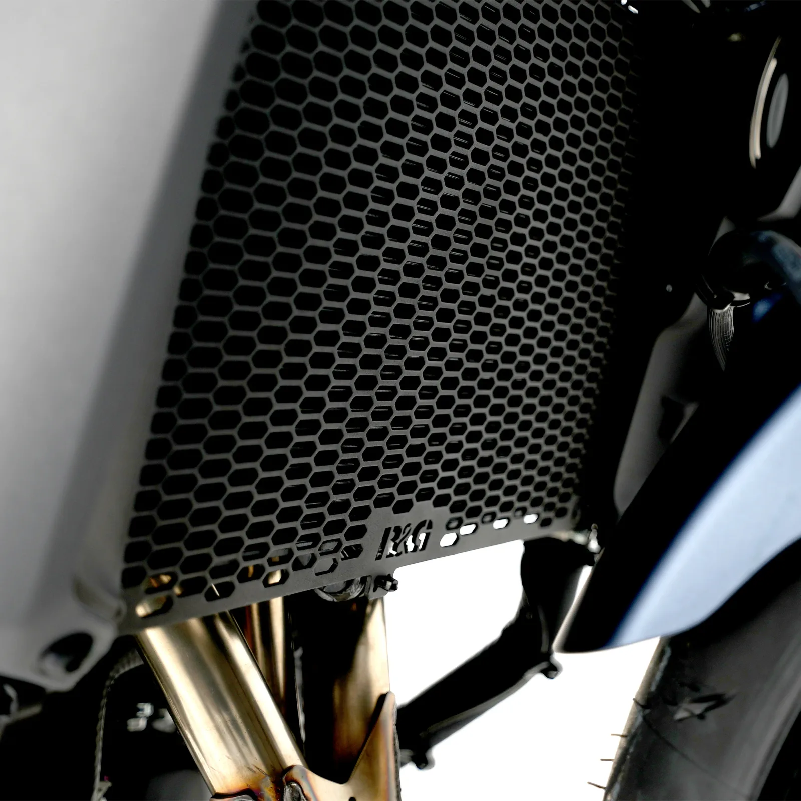 R&G Предпазна решетка за радиатор PRO за Yamaha MT-09 (2024+), Tracer 9 GT (2025+), Tracer 9 GT Plus (2025+)