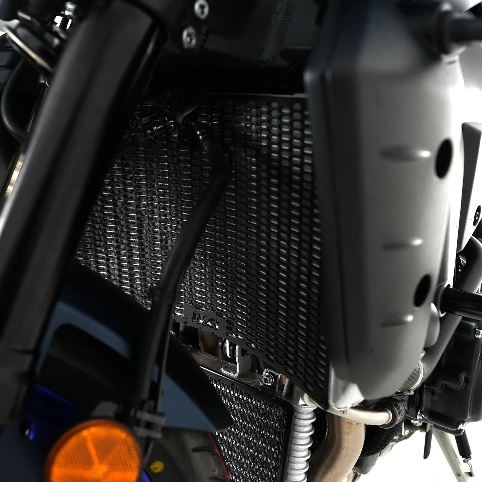 R&G Предпазна решетка за радиатор PRO за Yamaha YZF-R1 (2015+), YZF-R1M (2015+), MT-10 (2016+), MT-10 SP (2016+)