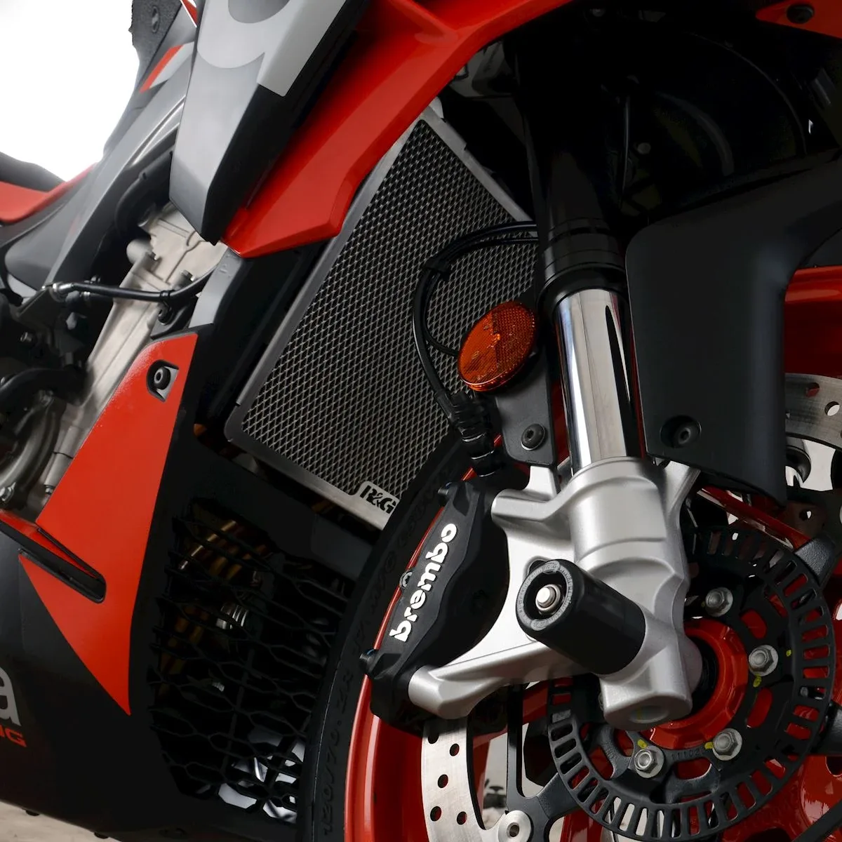 R&G Предпазна решетка за радиатор за Aprilia RS 660 (2021+), Tuono 660 (2021+), RS 660 Factory (2022+), Tuono 660 Factory (2022+)