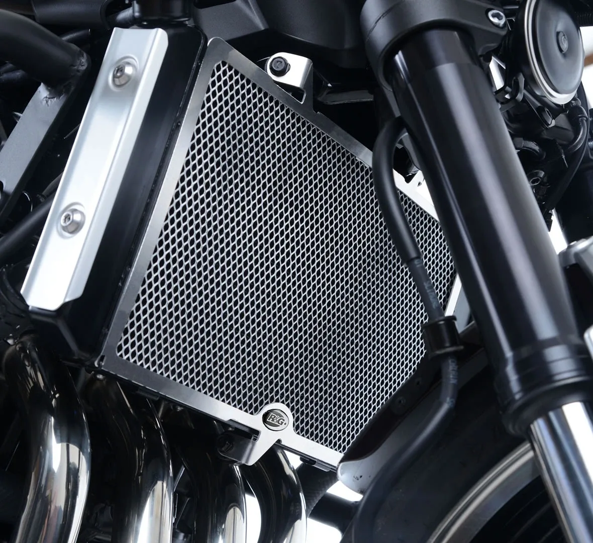 R&G Предпазна решетка за радиатор за Kawasaki Z900RS (2018–2020)