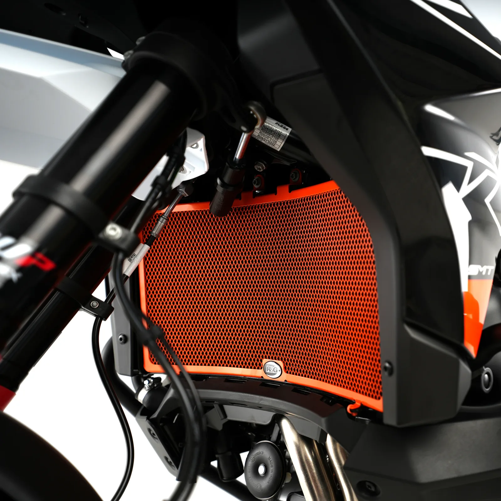 R&G Предпазна решетка за радиатор за KTM 790 Adventure (2019–2022), 890 Adventure (2020–2022), 890 SMT (2023–2024)