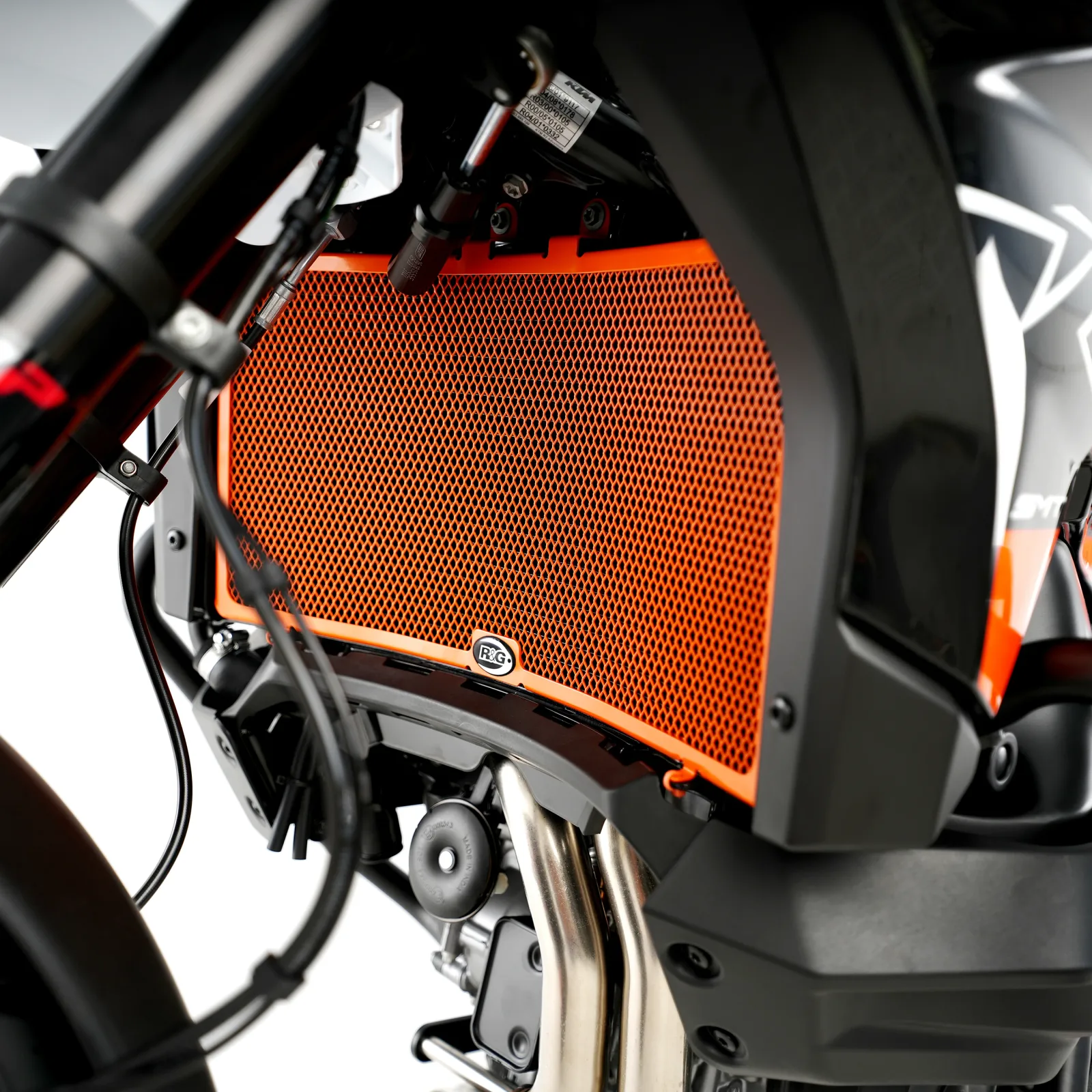 R&G Предпазна решетка за радиатор за KTM 790 Adventure (2019–2022), 890 Adventure (2020–2022), 890 SMT (2023–2024)
