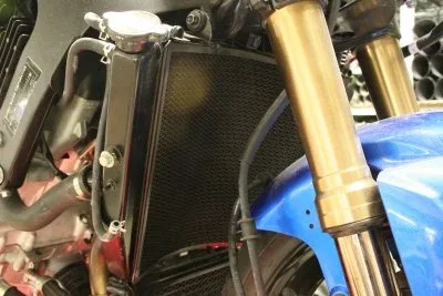 R&G Предпазна решетка за радиатор за Suzuki GSX-R 1000 (2009–2017)
