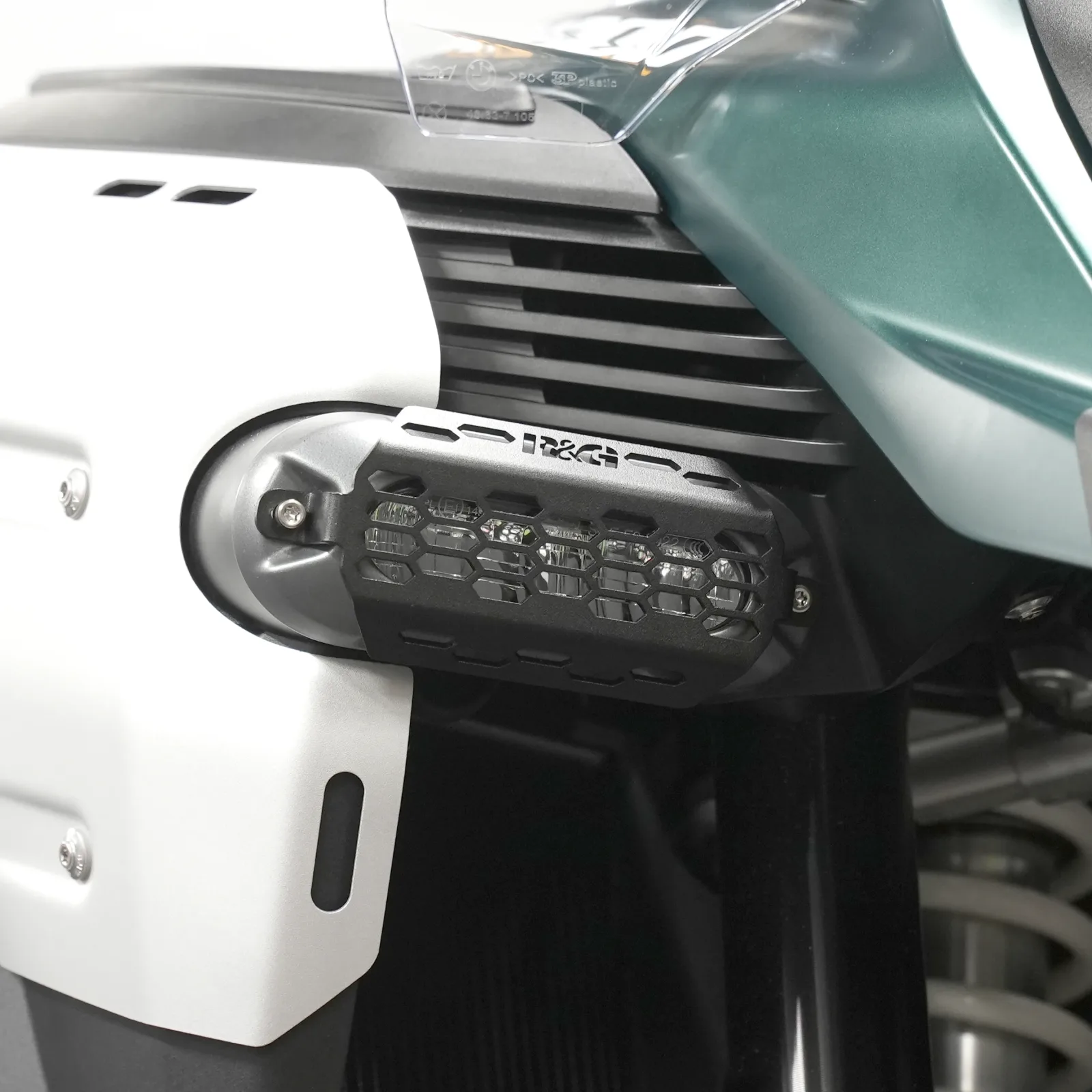 R&G Предпазни решетки за дневни светлини (чифт) за BMW R 1300 GS Adventure (2024+)