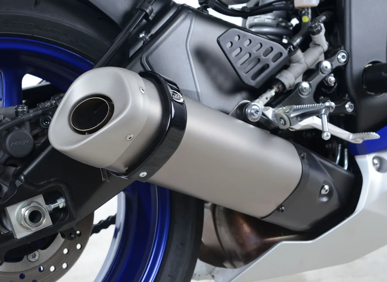 R&G Протектор за ауспух за Yamaha YZF-R6 (2017–2020), BMW S 1000 XR (2020–2023)
