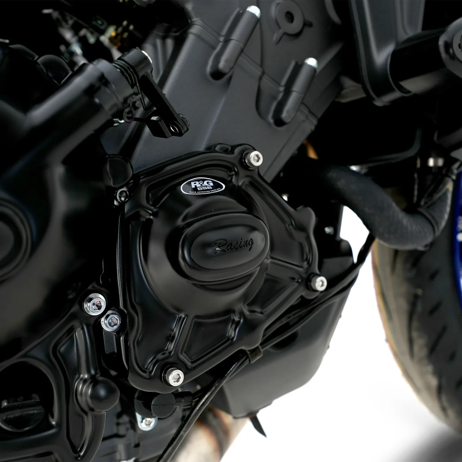 R&G Протектор за двигател (дясна страна) (капак на датчика) за Yamaha MT-09 (2021+), MT-09 SP (2021–2023), Tracer 9 (2021–2024), Tracer 9 GT (2021+) и др.