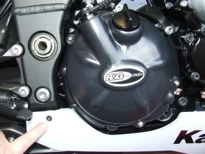 R&G Протектор за двигател (дясна страна) за Kawasaki ZX-10R (2008–2010) (ECC0041BK)