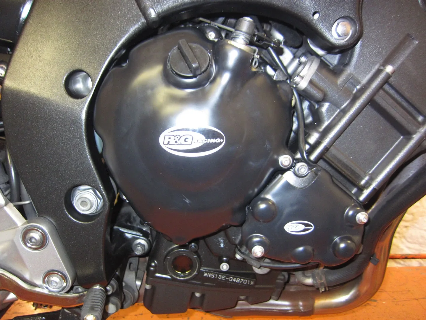 R&G Протектор за двигател (дясна страна) за Yamaha FZ1 Fazer (2006–2016), FZ1, FZ8 (2010–2016)