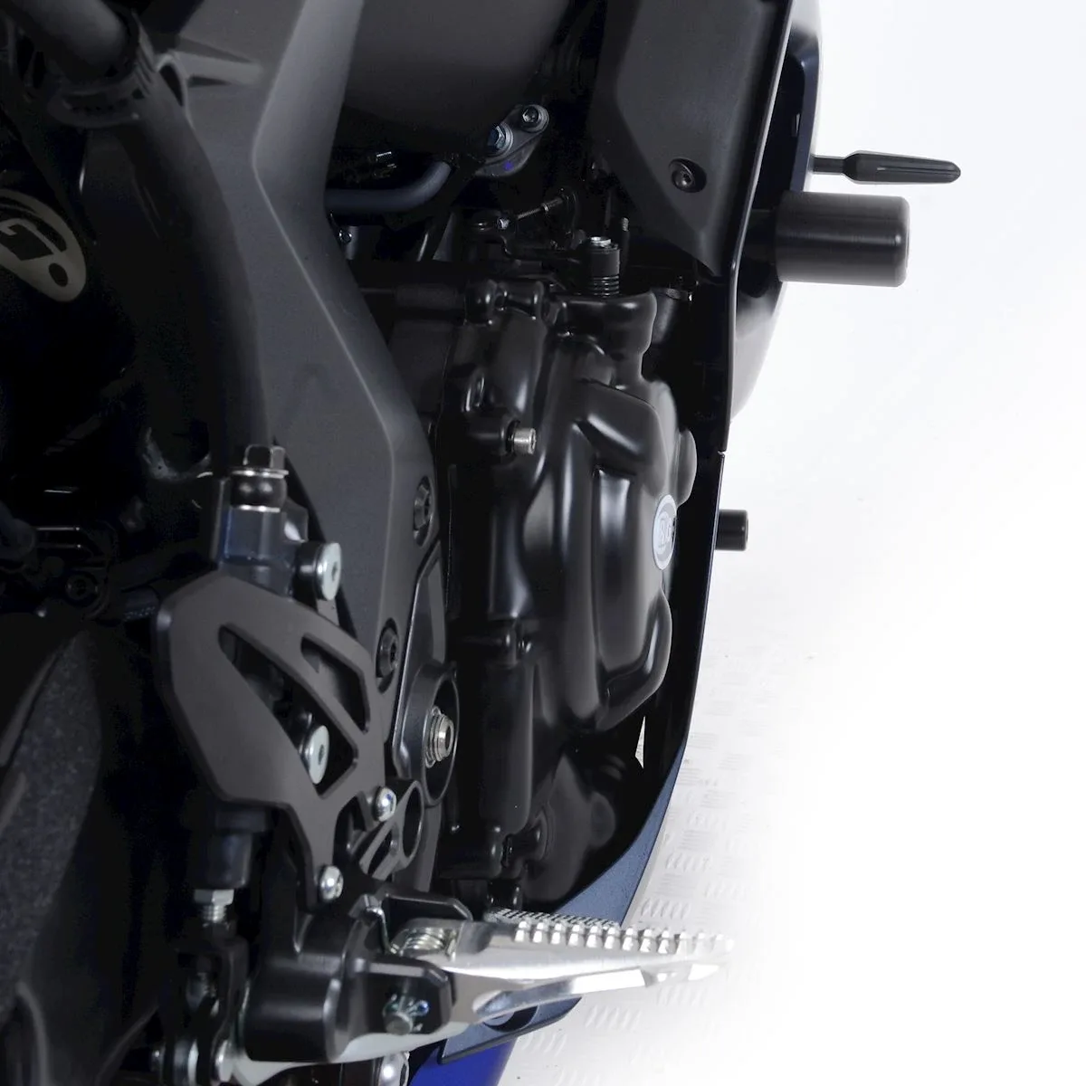 R&G Протектор за двигател (дясна страна) за Yamaha MT-07 (2014–2024), XSR 700 (2016+), Tracer 700 (2016–2020), Tenere 700 (2019+) и др.