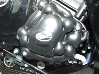 R&G Протектор за двигател (дясна страна) за Yamaha YZF-R1 (2009–2014) (ECC0031BK)