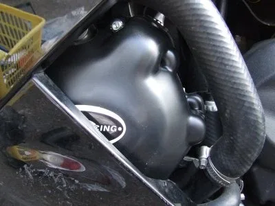 R&G Протектор за двигател (лява страна) за Kawasaki ZX-10R (2006–2010)