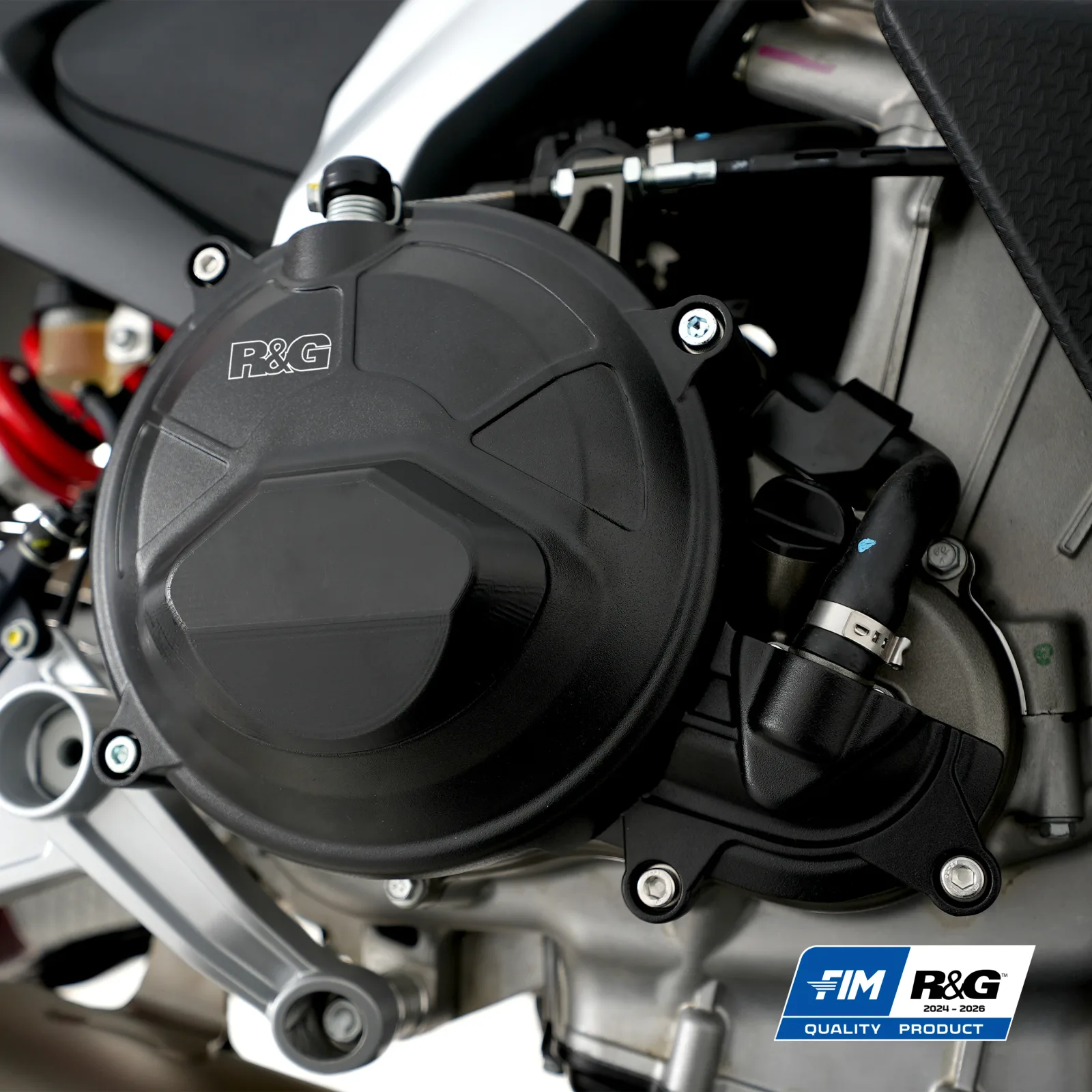 R&G Протектор за двигател PRO (дясна страна) (капак на съединителя) за Aprilia RS 660 (2021+), Tuono 660 (2021+), Tuareg 660 (2022–2024), RS 660 Factory (2022+) и др.