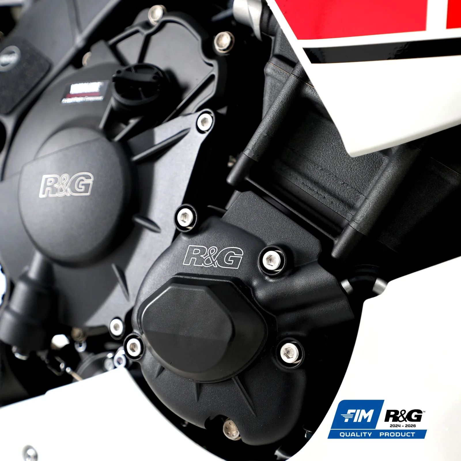 R&G Протектор за двигател PRO (дясна страна) за Yamaha YZF-R1 (2017+), YZF-R1M (2017+)