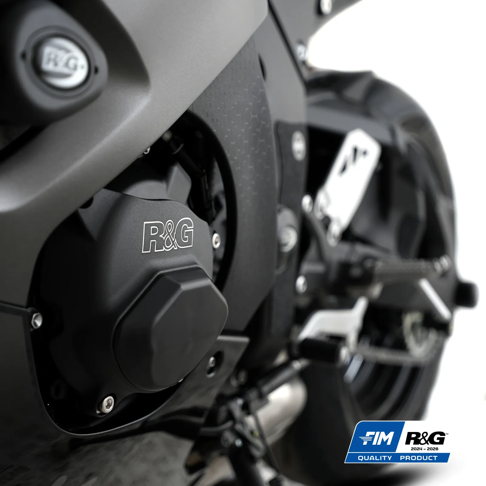 R&G Протектор за двигател PRO (капак на генератора) за Kawasaki ZX-10R (2011+), ZX-10RR (2021+)