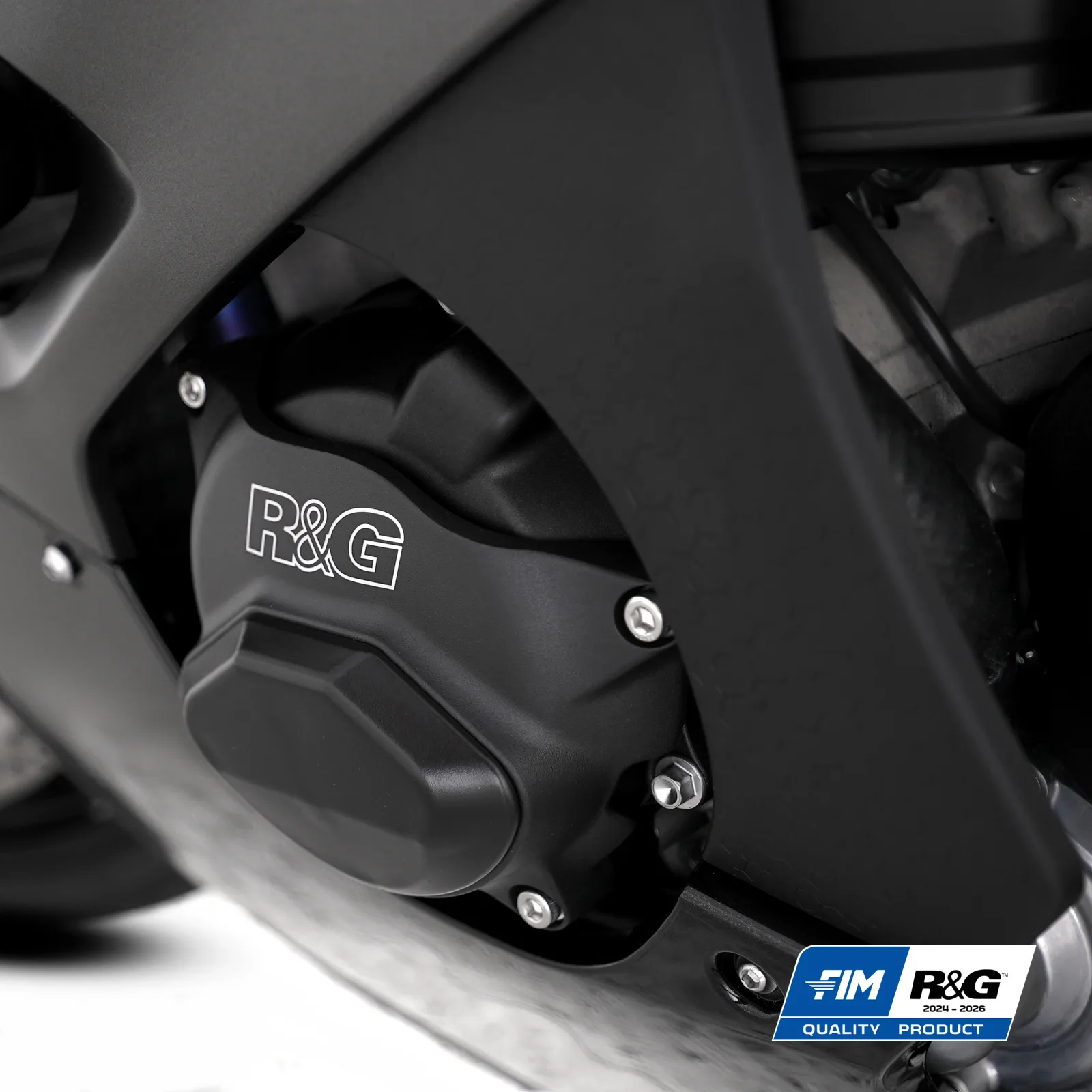 R&G Протектор за двигател PRO (капак на генератора) за Kawasaki ZX-10R (2011+), ZX-10RR (2021+)