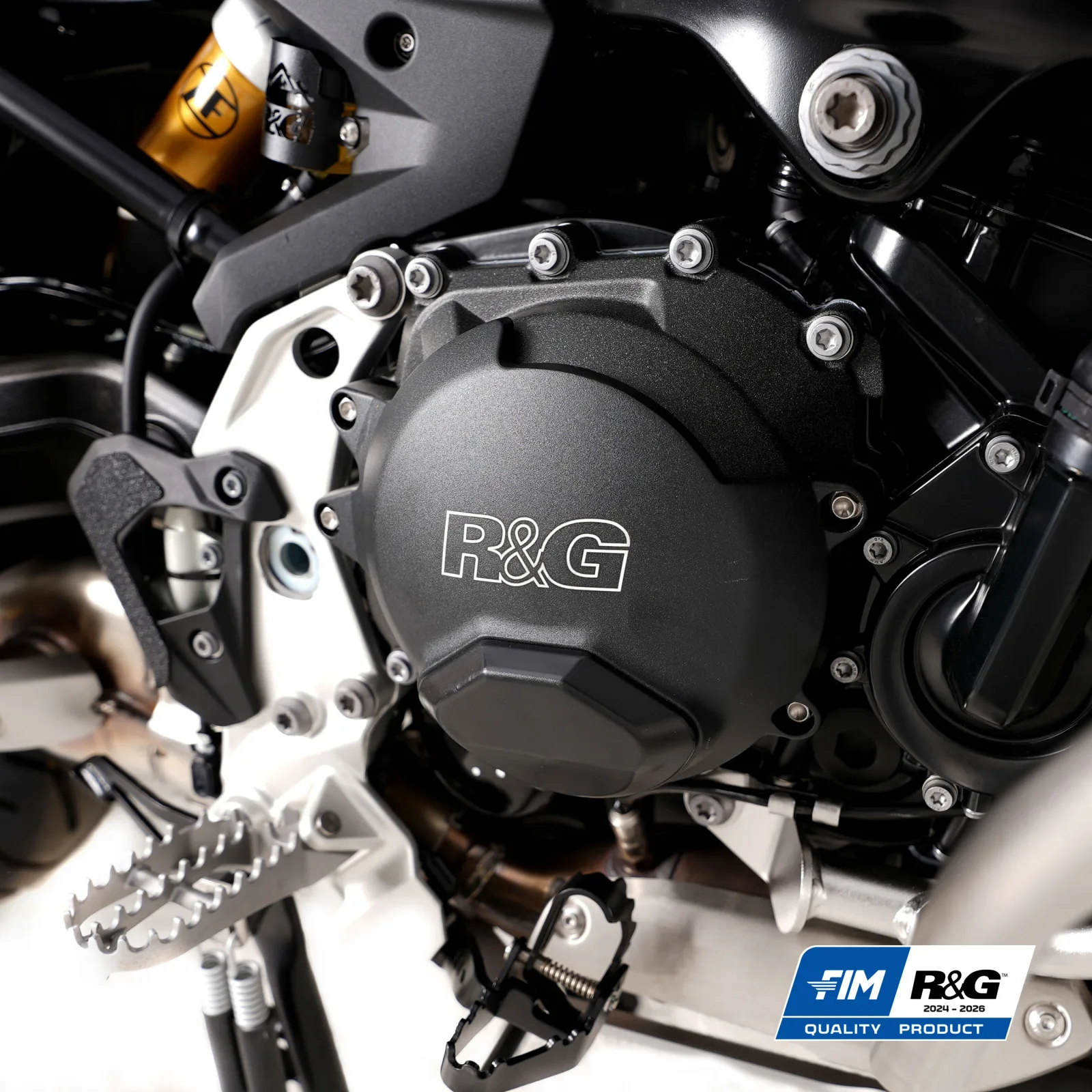 R&G Протектор за двигател PRO (капак на съединителя) за BMW F 900 R (2020+), F 900 XR (2020–2024), F 900 GS (2024+), F 900 GS Adventure (2024+) и др.