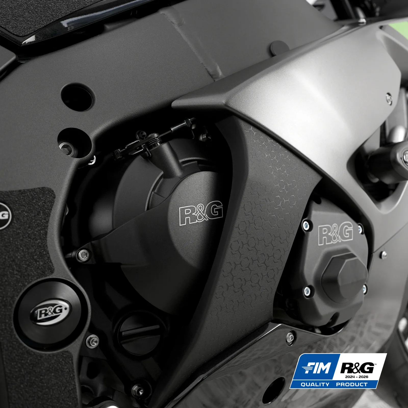 R&G Протектор за двигател PRO (капак на съединителя) за Kawasaki ZX-10R (2011+), ZX-10RR (2021+)