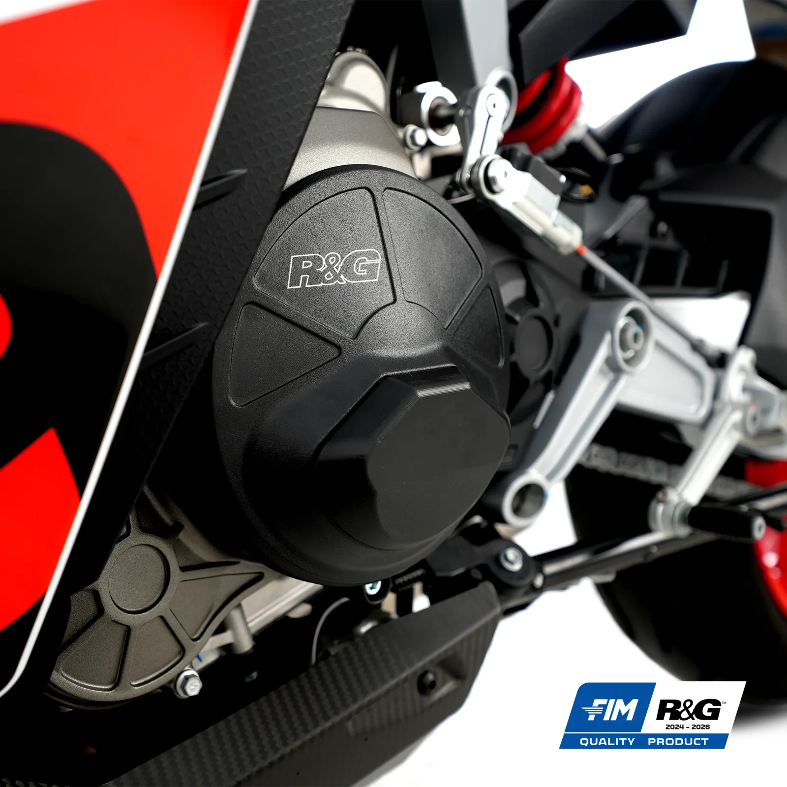 R&G Протектор за двигател PRO (лява страна) (капак на генератора) за Aprilia RS 660 (2021+), Tuono 660 (2021+), Tuareg 660 (2022+), RS 660 Factory (2025+) и др.