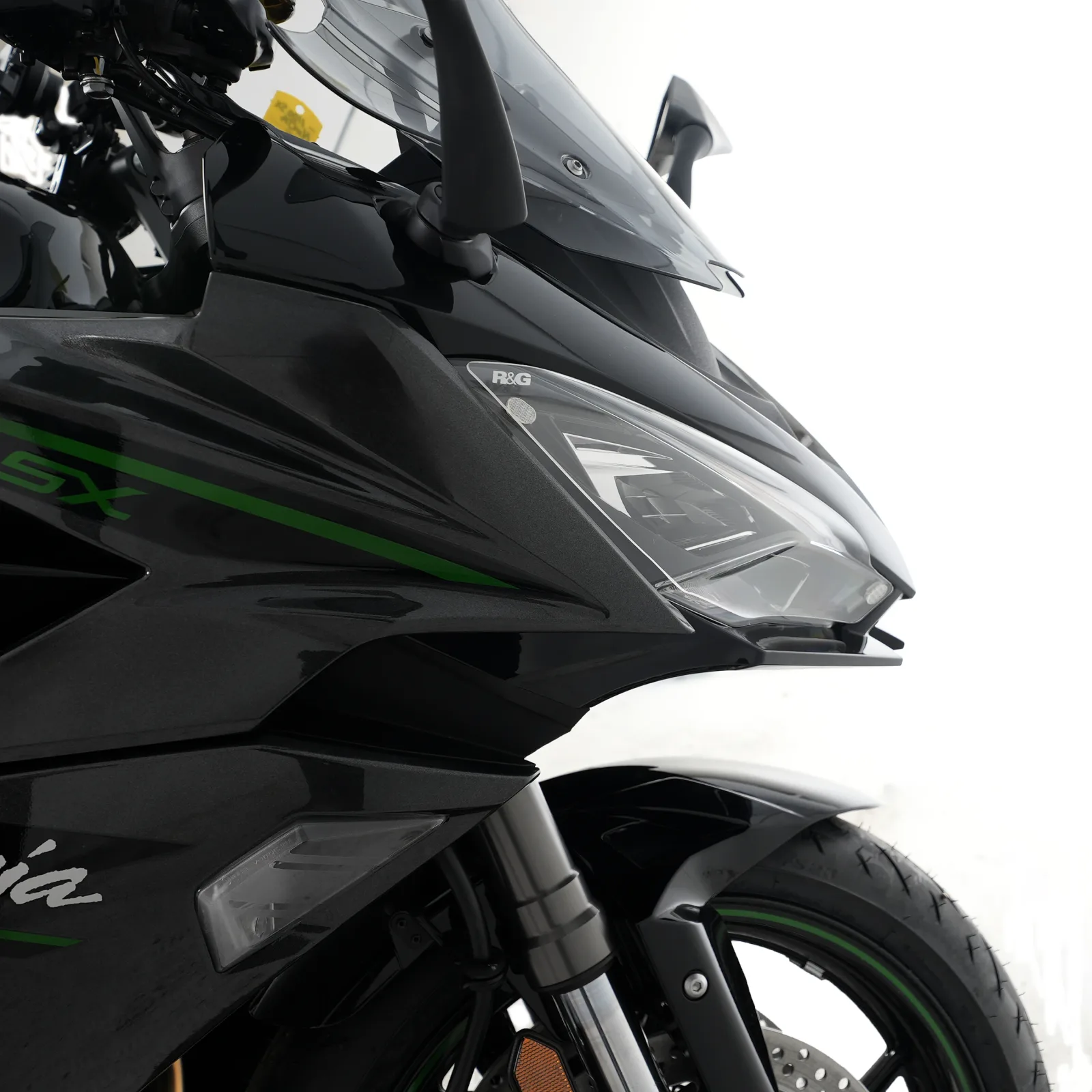 R&G Протектор за фар за Kawasaki Z1000SX (2017–2019), Ninja 1000SX (2020–2024), Ninja 1100SX (2025+)