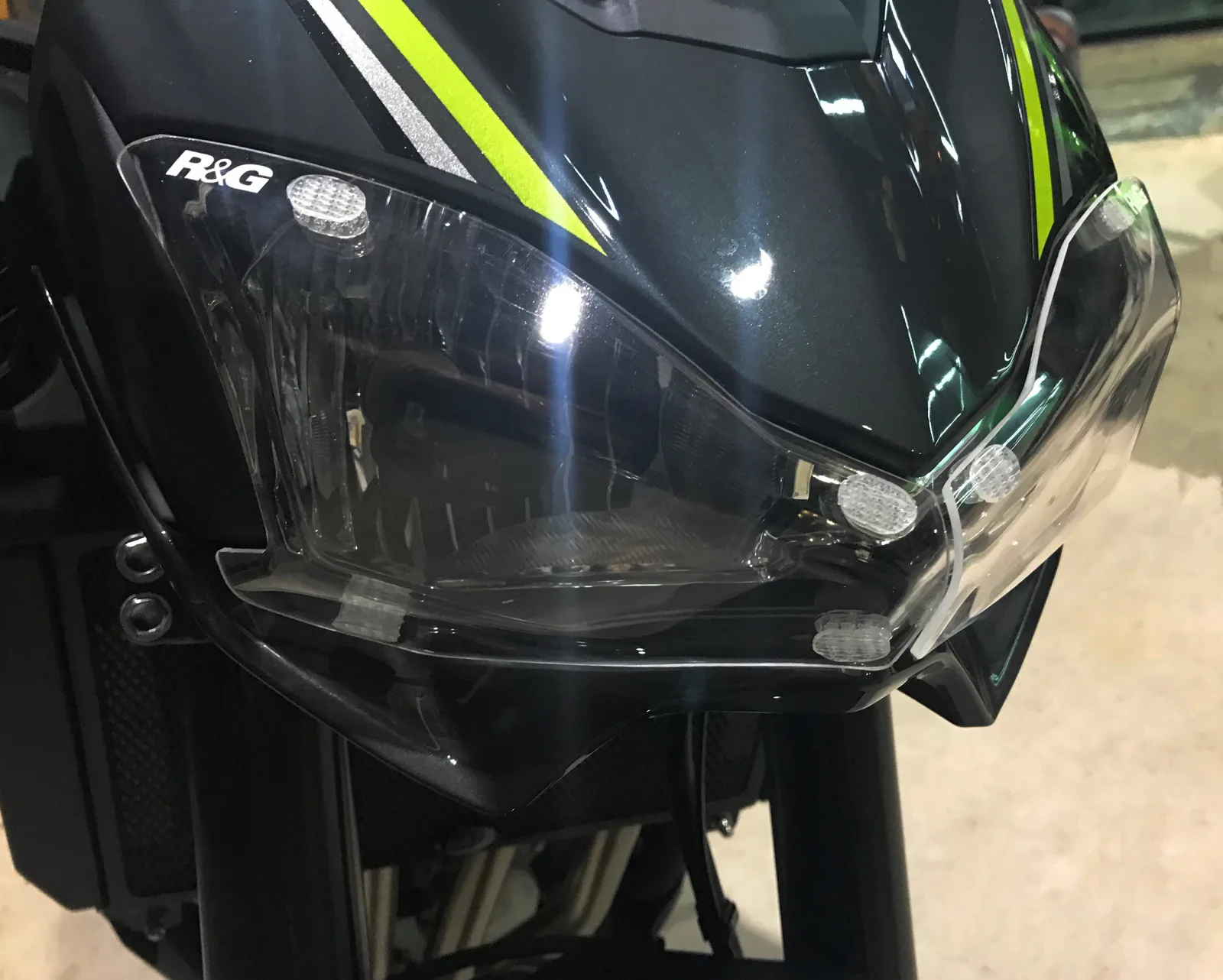 R&G Протектор за фар за Kawasaki Z900 (2017–2019)