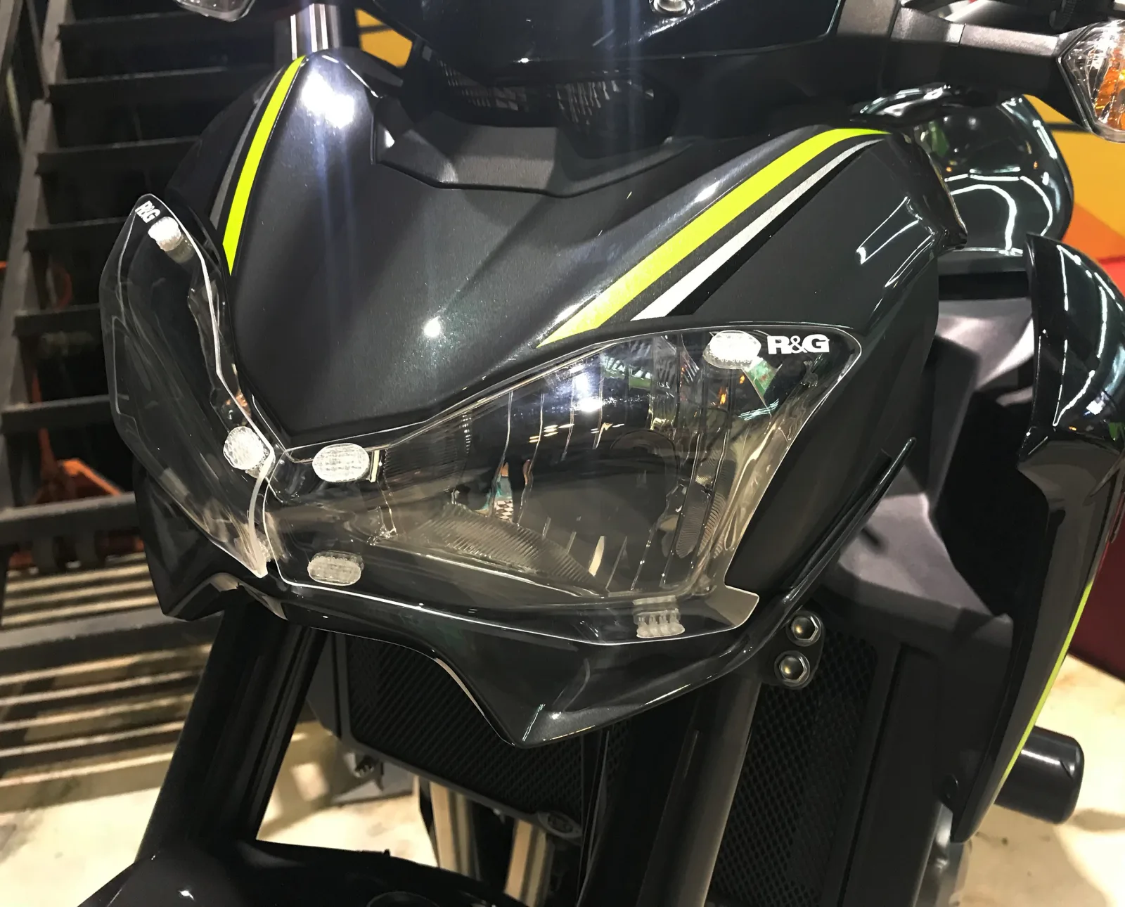 R&G Протектор за фар за Kawasaki Z900 (2017–2019)