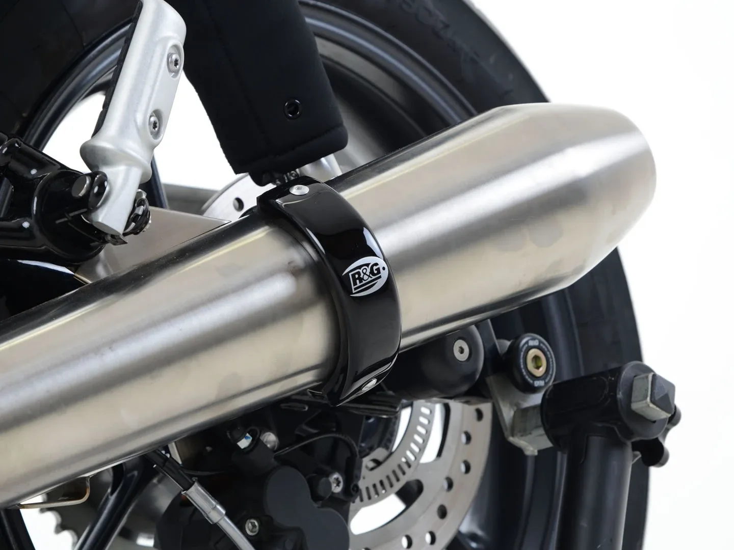 R&G Протектор за кръгъл ауспух (обиколка до 40 cm) за Triumph Street Twin 900 (2016–2018), Street Cup (2017–2018), Daytona Moto2 765 (2020) и др.