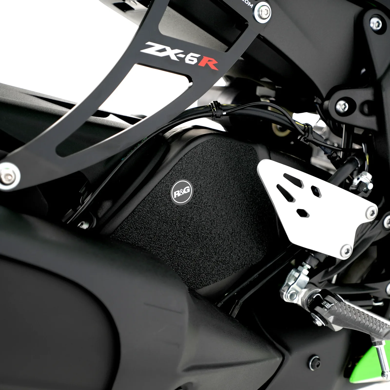 R&G Протектори Boot Guard (2 части) за Kawasaki ZX-6R (2019+)
