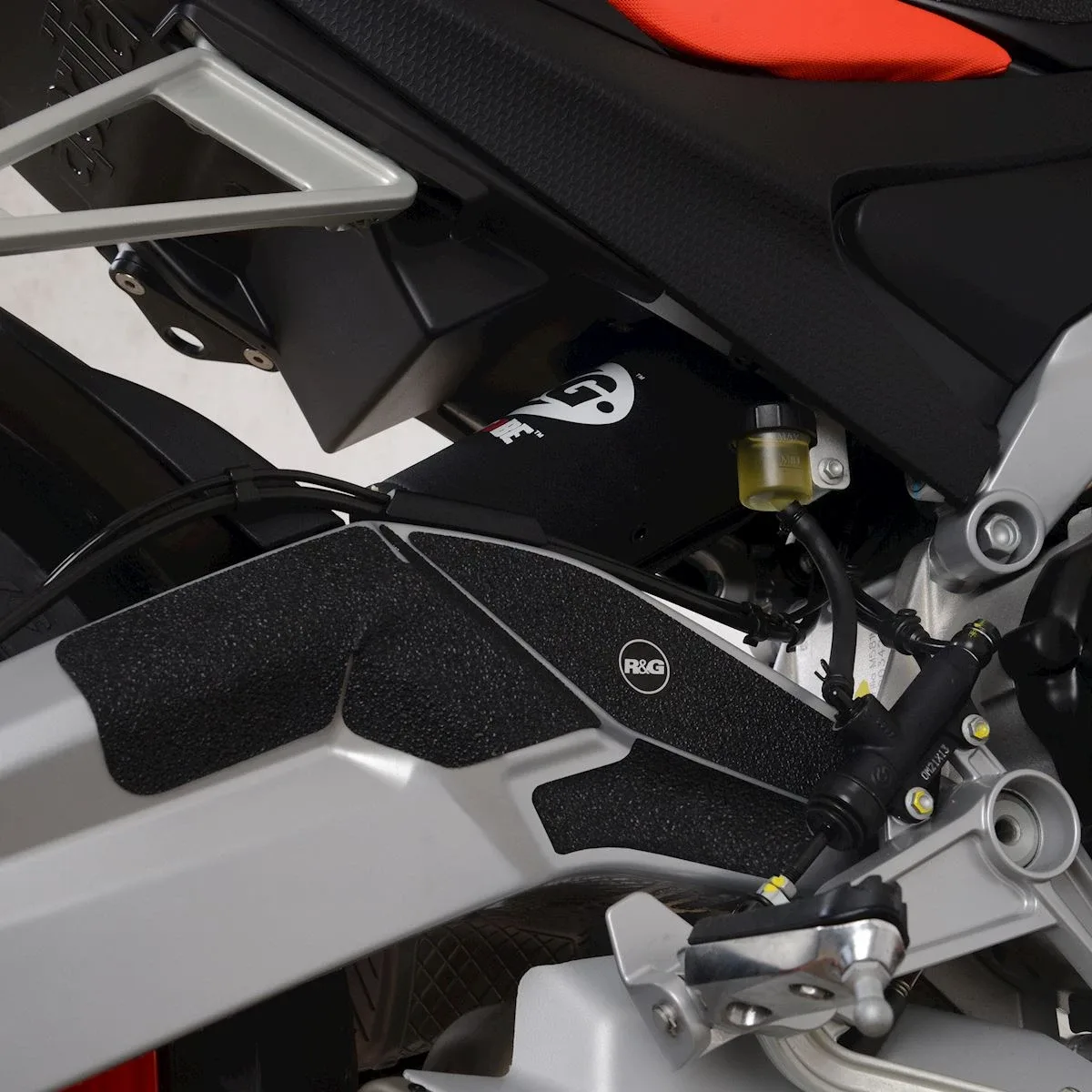 R&G Протектори Boot Guard за Aprilia RS 660 (2021–2024), Tuono 660 (2021–2024)