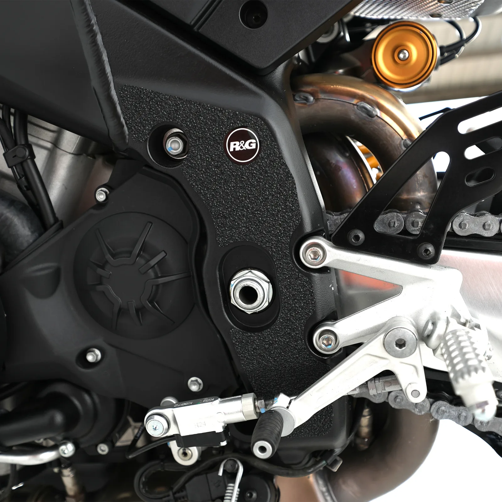 R&G Протектори Boot Guard за Aprilia Tuono V4 1100 RR (2021–2023), RSV4 1100 Factory (2021–2024) и др.