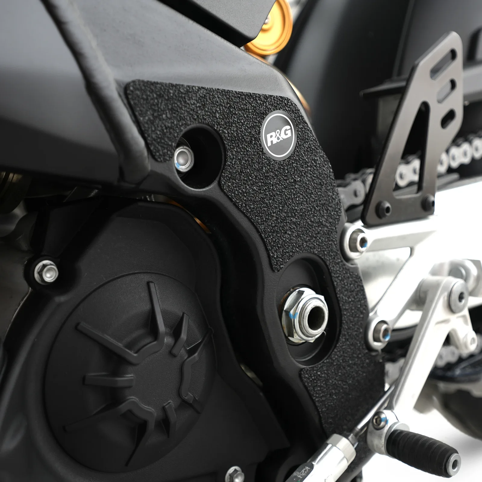 R&G Протектори Boot Guard за Aprilia Tuono V4 1100 RR (2021–2023), RSV4 1100 Factory (2021–2024) и др.