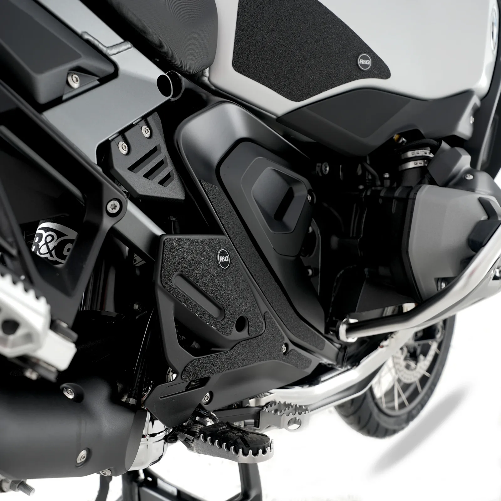 R&G Протектори Boot Guard за BMW R 1300 GS Adventure (2024+)