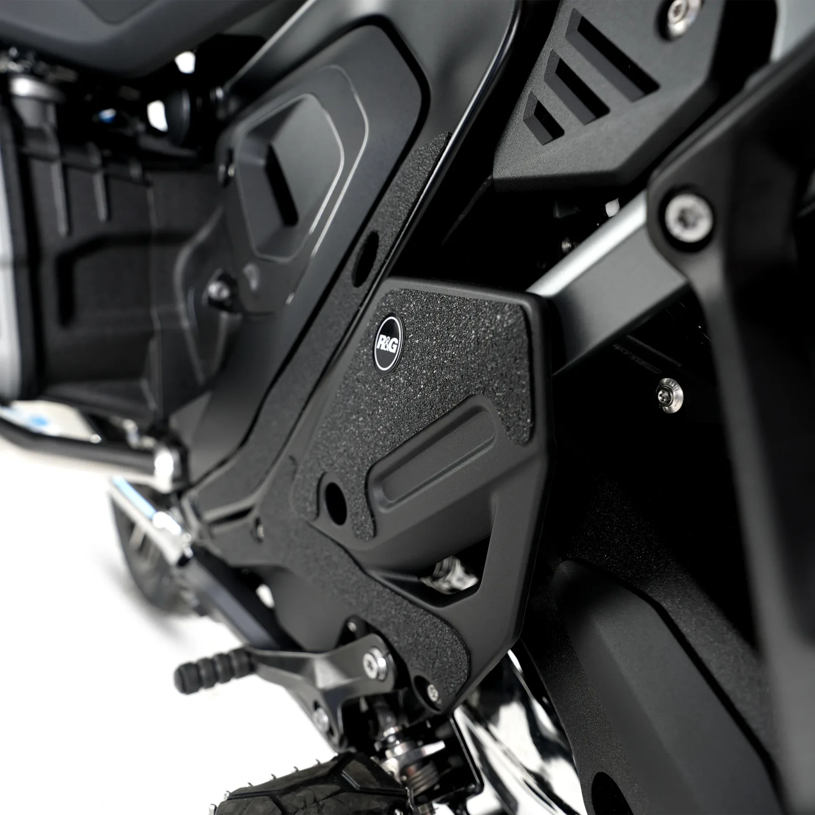 R&G Протектори Boot Guard за BMW R 1300 GS Adventure (2024+)