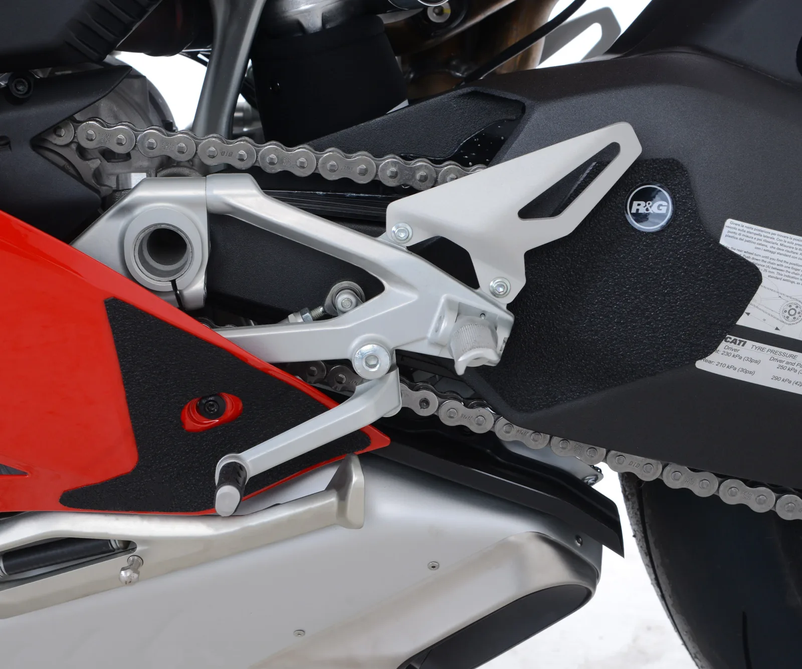 R&G Протектори Boot Guard за Ducati Panigale V4 (2017–2019), Panigale V4 S (2018–2024), Panigale V4 R (2020)