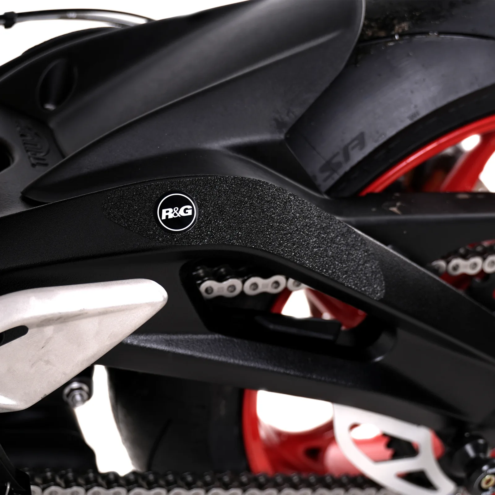 R&G Протектори Boot Guard за Triumph Street Triple 765 RS (2017+), Street Triple 765 R (2017+) и др.