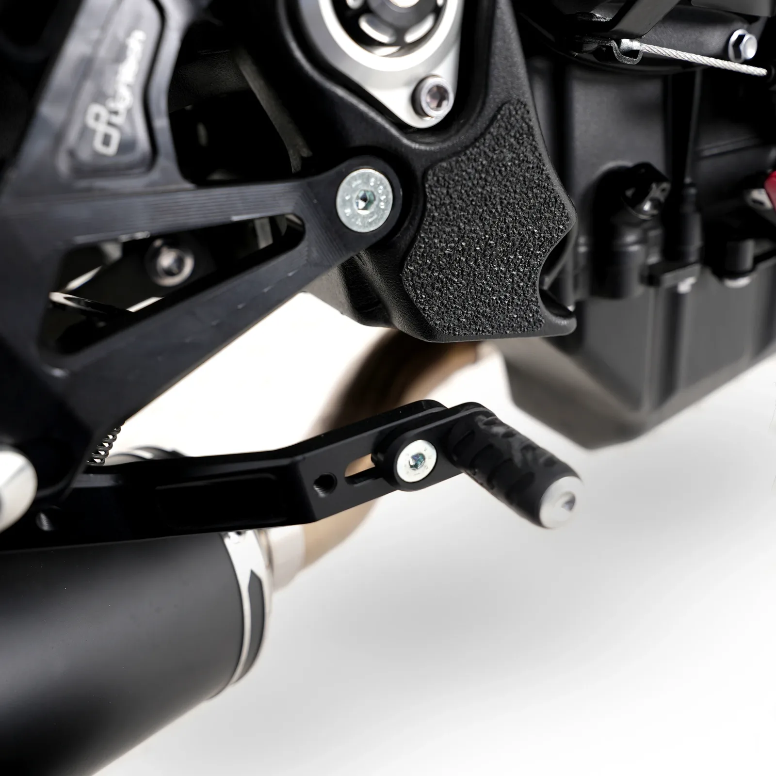 R&G Протектори Boot Guard за Triumph Street Triple 765 RS (2017+), Street Triple 765 R (2017+) и др.