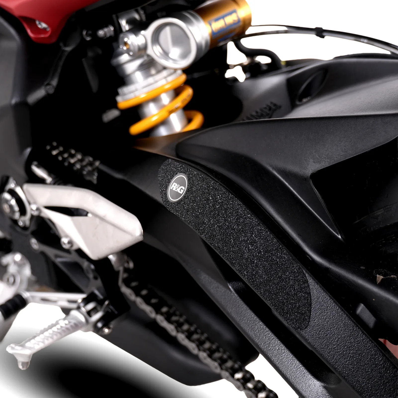 R&G Протектори Boot Guard за Triumph Street Triple 765 RS (2017+), Street Triple 765 R (2017+) и др.
