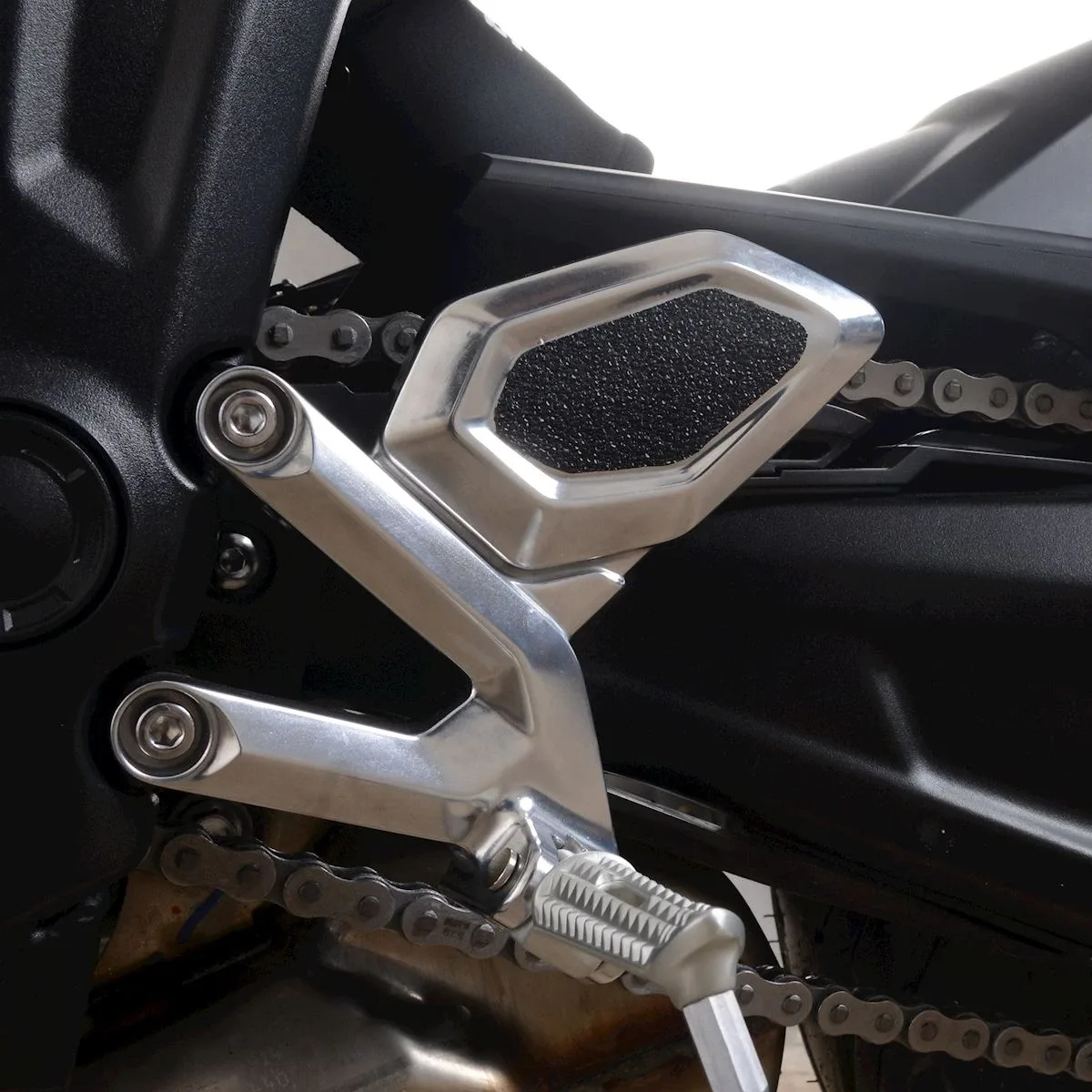 R&G Протектори Boot Guard за Triumph Trident 660 (2021–2025)