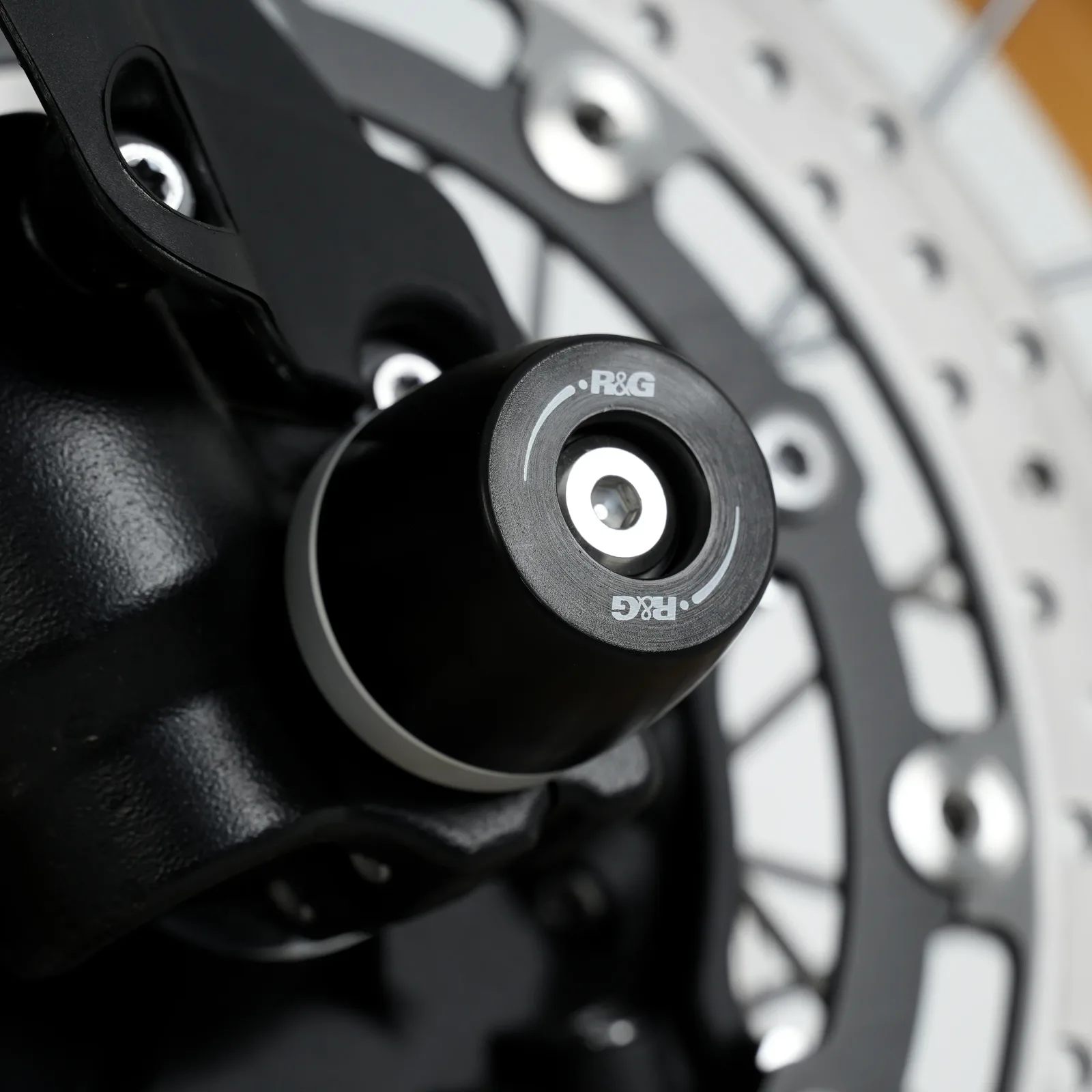 R&G Протектори за предна вилка APEX за BMW F 900 GS (2024+), R 1300 R (2025+), R 1300 RT (2025+), R 1300 RS (2025+) и др.