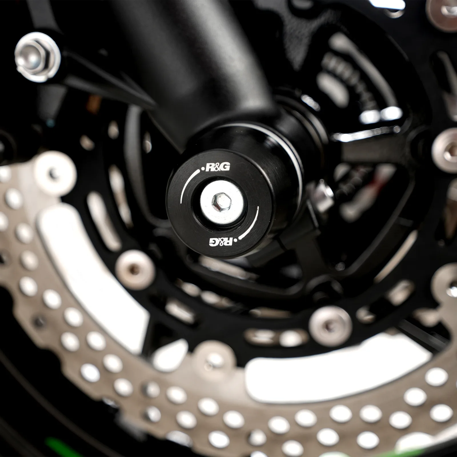 R&G Протектори за предна вилка APEX за Kawasaki Z650 (2017+), Ninja 650 (2017+), Z650RS (2021+), Ninja 7 Hybrid (2024+) и др.