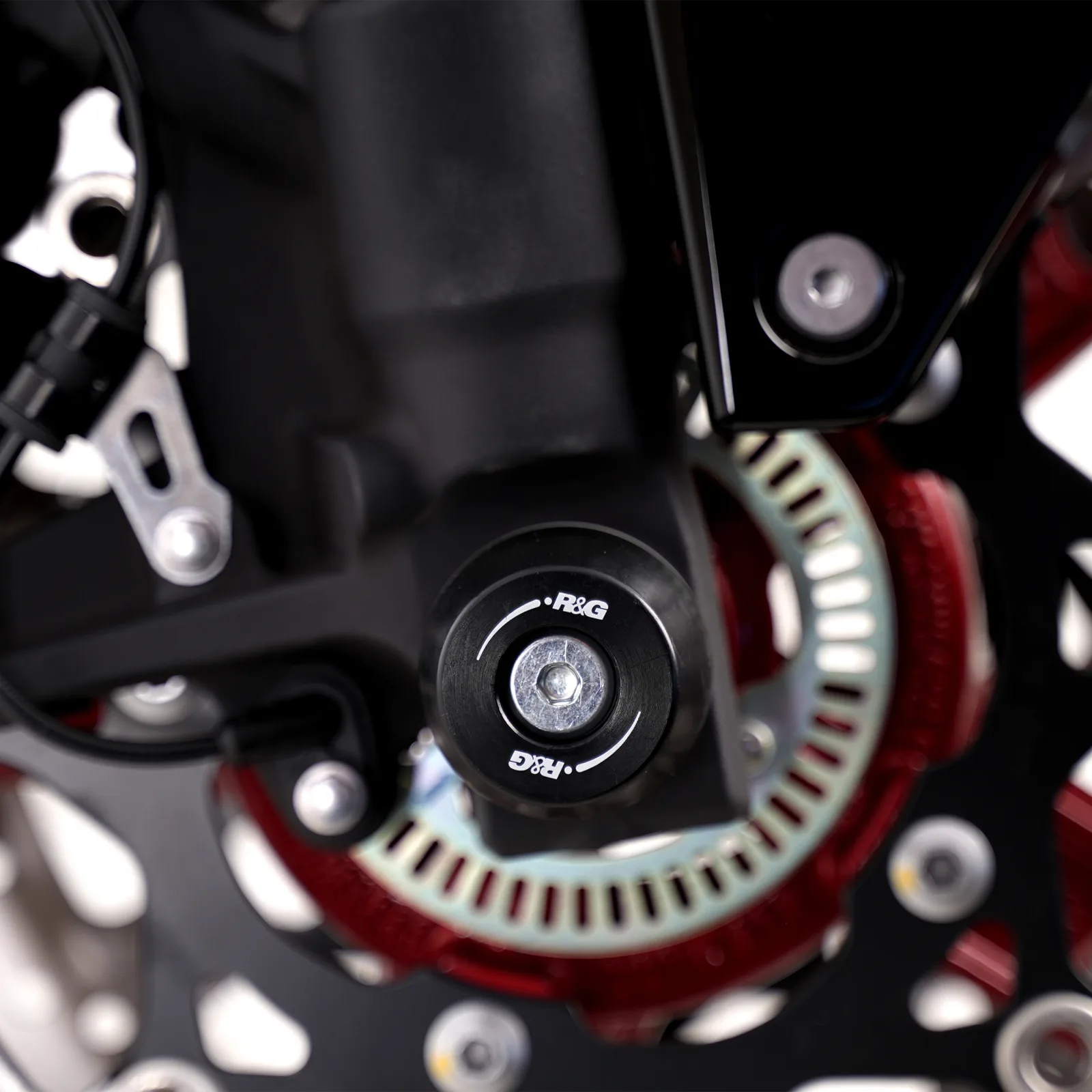 R&G Протектори за предна вилка APEX за Suzuki GSX-8S (2023+), V-Strom 800 (2023+), GSX-8R (2024+), GSX-8T (2025+), GSX-8TT (2025+)